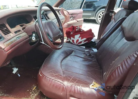 1996 Lincoln Town Car Executive from USA, damaged, VIN 1LNLM81W4TY641611